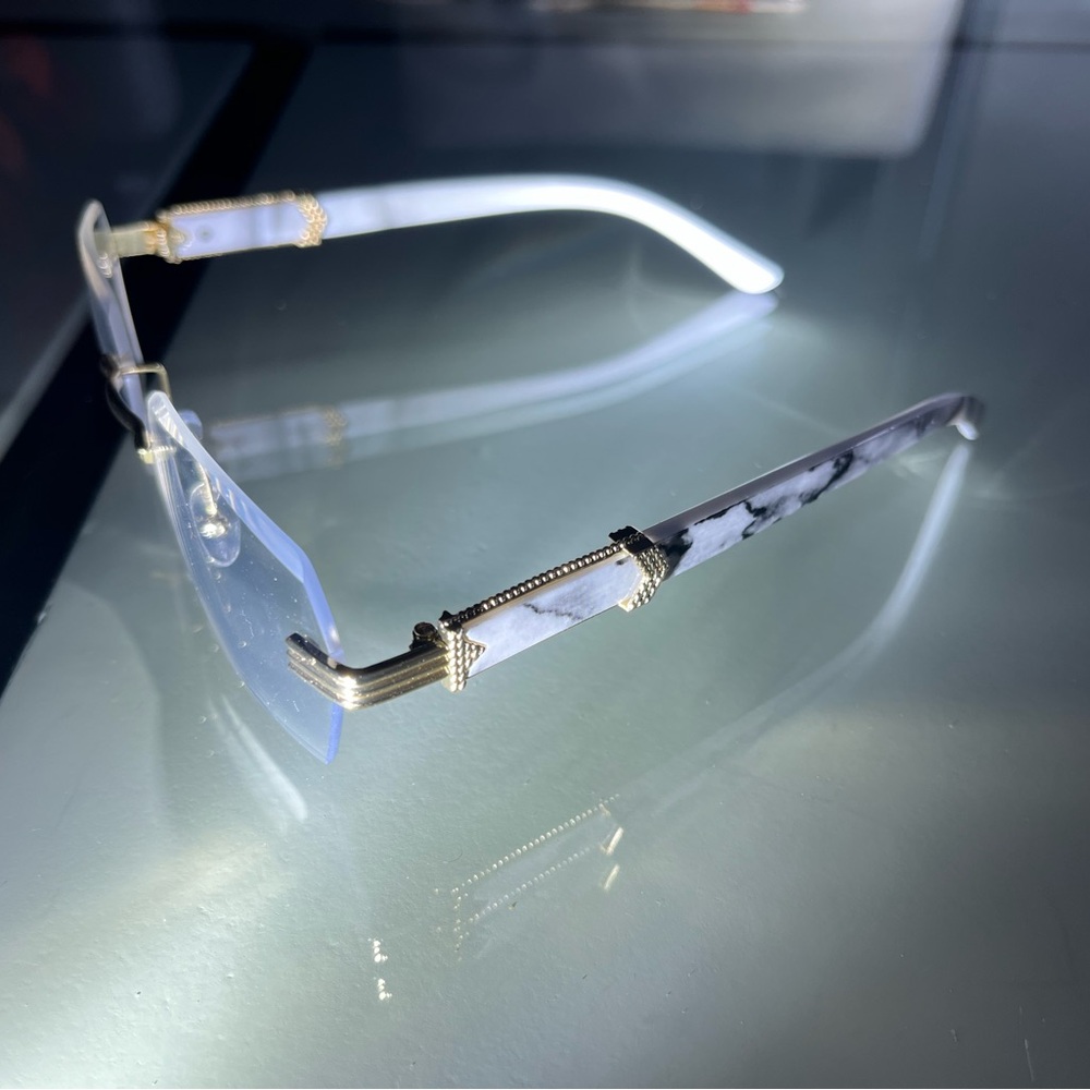 Stylish Marble-Patterned Glasses - image 1